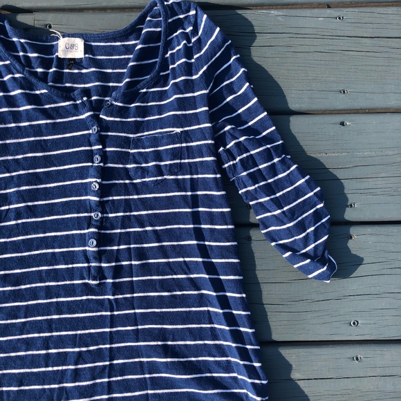 [c&s] xs blue & white stripe 3/4 sleeved top - Picture 2 of 7